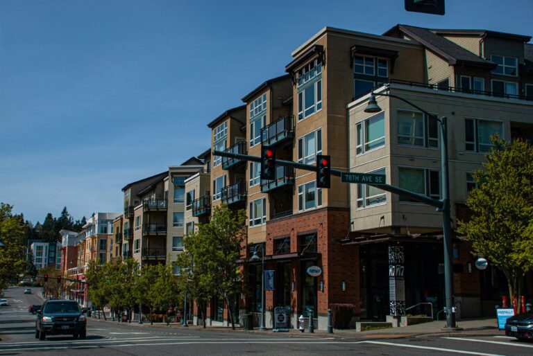 Mediánové ceny domů ve Washingtonu vzrostly na 670 000 dolarů